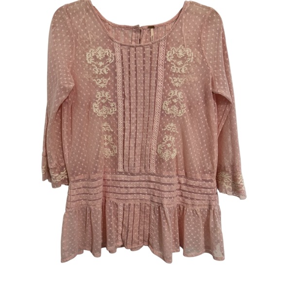 Free People Pink Dot Lace Peasant Blouse Top Embroidered Ruffle Hem Size Small - Picture 2 of 10